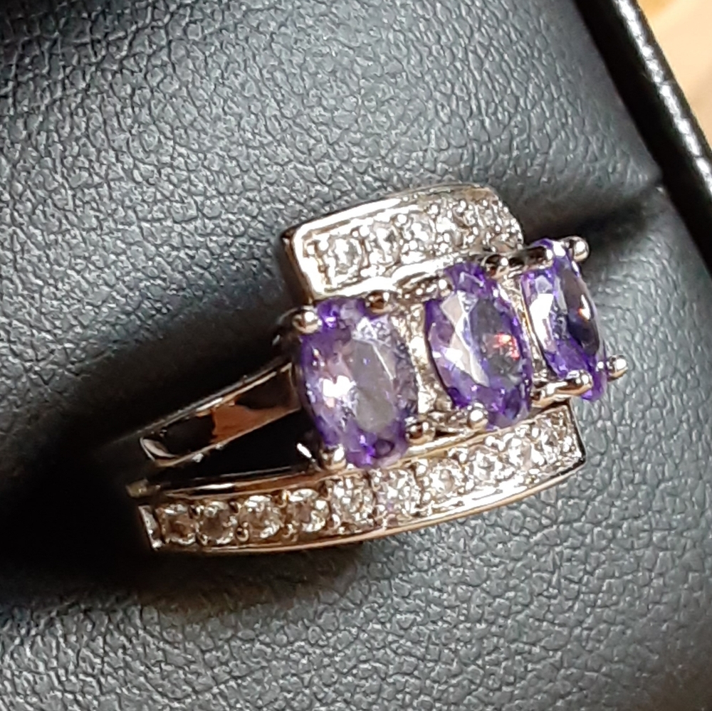 Large Purple Pretty Women's Ring, Size: 5 - Picture 12 of 13